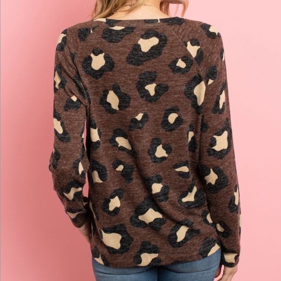 NWT Leopard Print Long Sleeve Top Size Medium - Picture 4 of 6